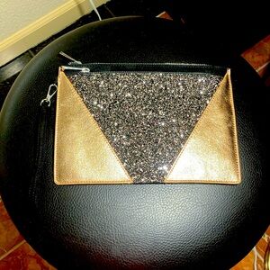 👛🩷Express Rose Gold and Black Glitter Pebbles Faux Zippered Wristlet/Cluch